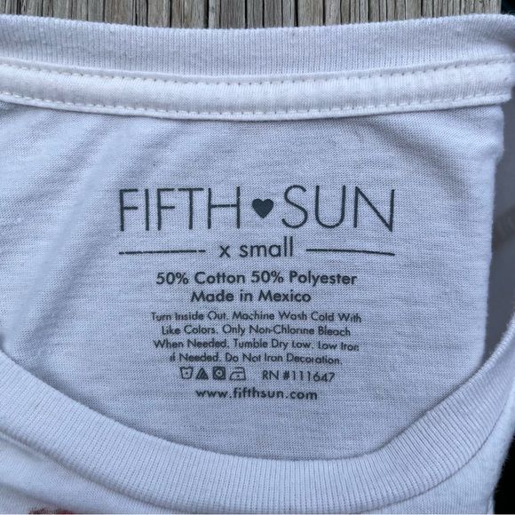 Fifth Sun boho floral T-shirt! - Picture 6 of 6